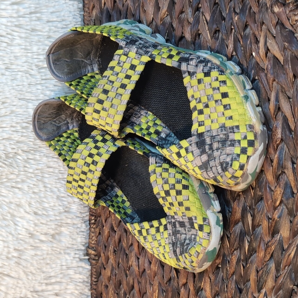 Rock Spring women size 8.5 Multi/neon elastic slip on water resistant